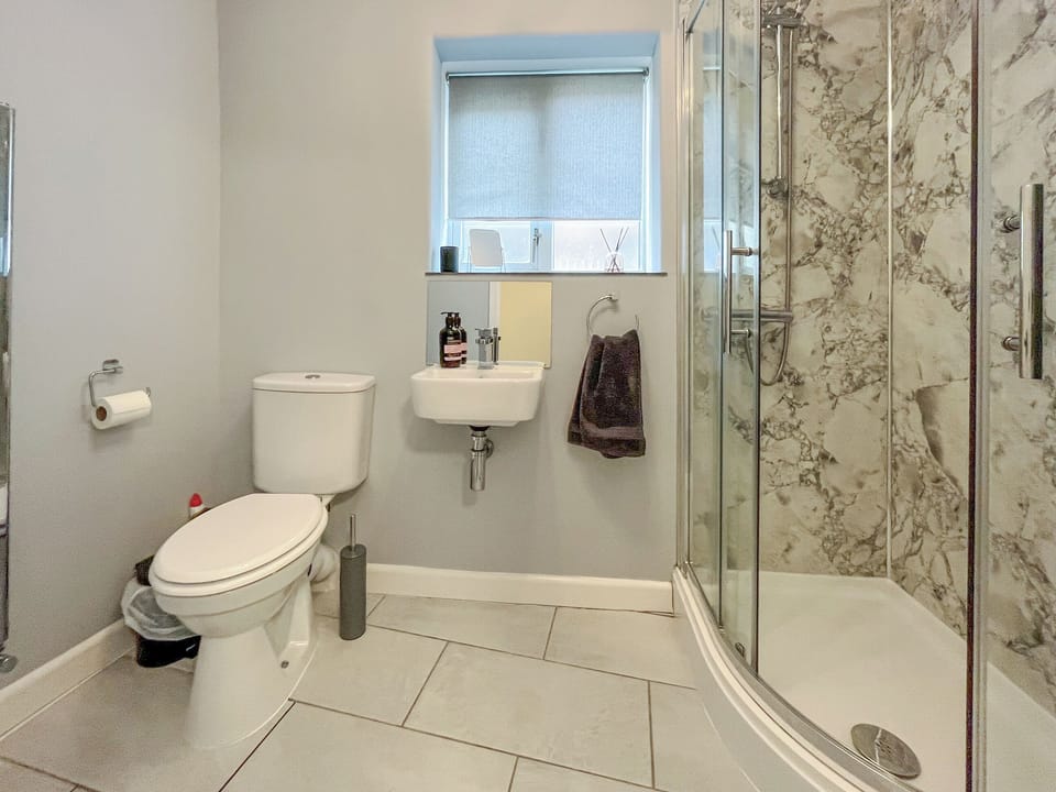Shower room | North Lakes Town House, Penrith