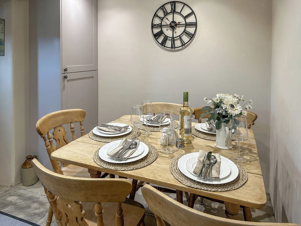 Dining room | The Owd House, Chisworth