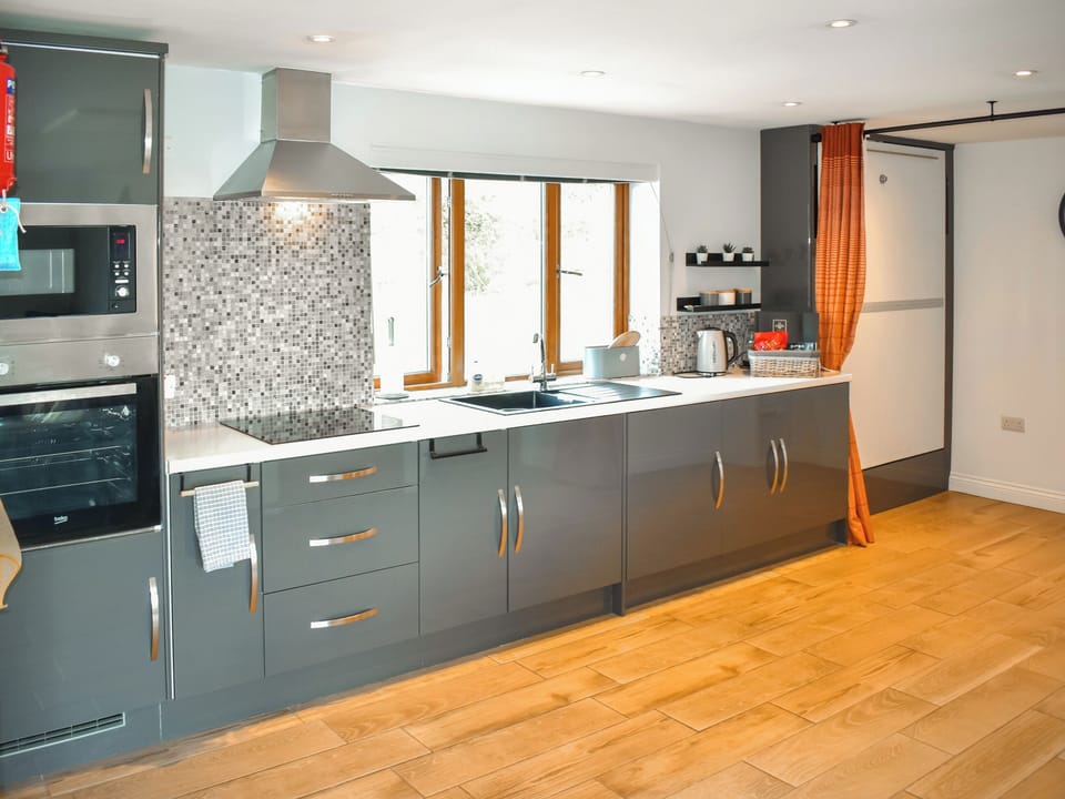 Kitchen | Bumble Bee - Honeyhill Farm Holiday Retreats, Tytherleigh, near Axminster