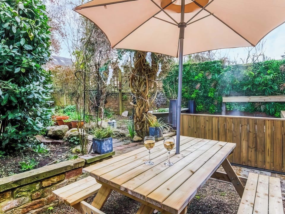 Sitting-out-area | Minster House - Dunholme Escapes, York