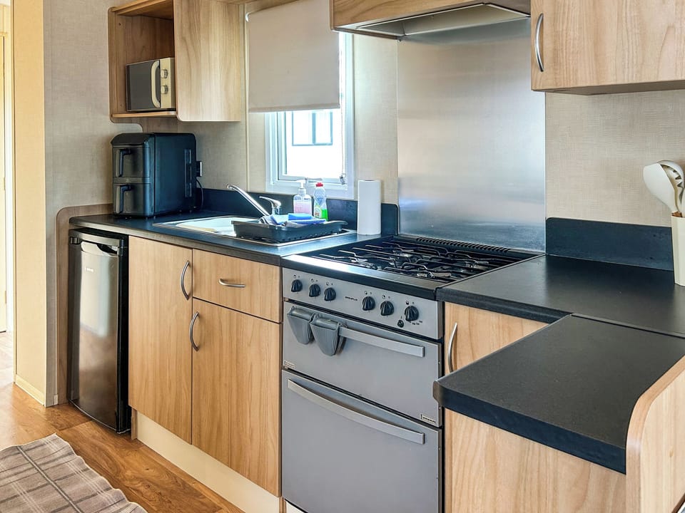 Kitchen | Murphys - Brigham Caravan Park, Brigham Holiday Park