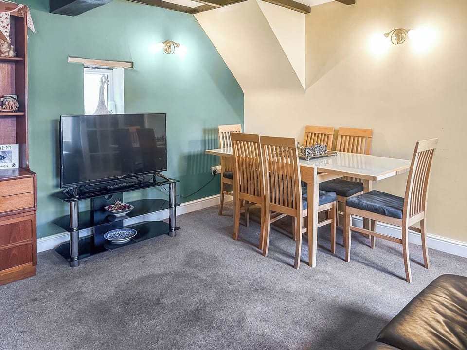Double bedroom | Walton Cottage, Walton On Trent