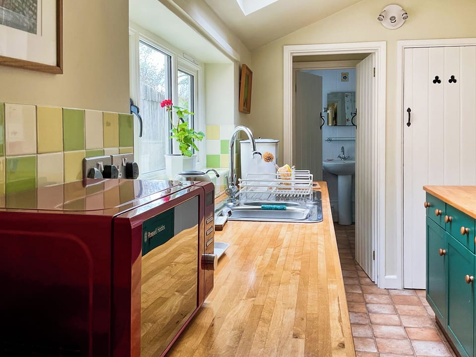 Kitchen | Tor Path Cottage, Glastonbury
