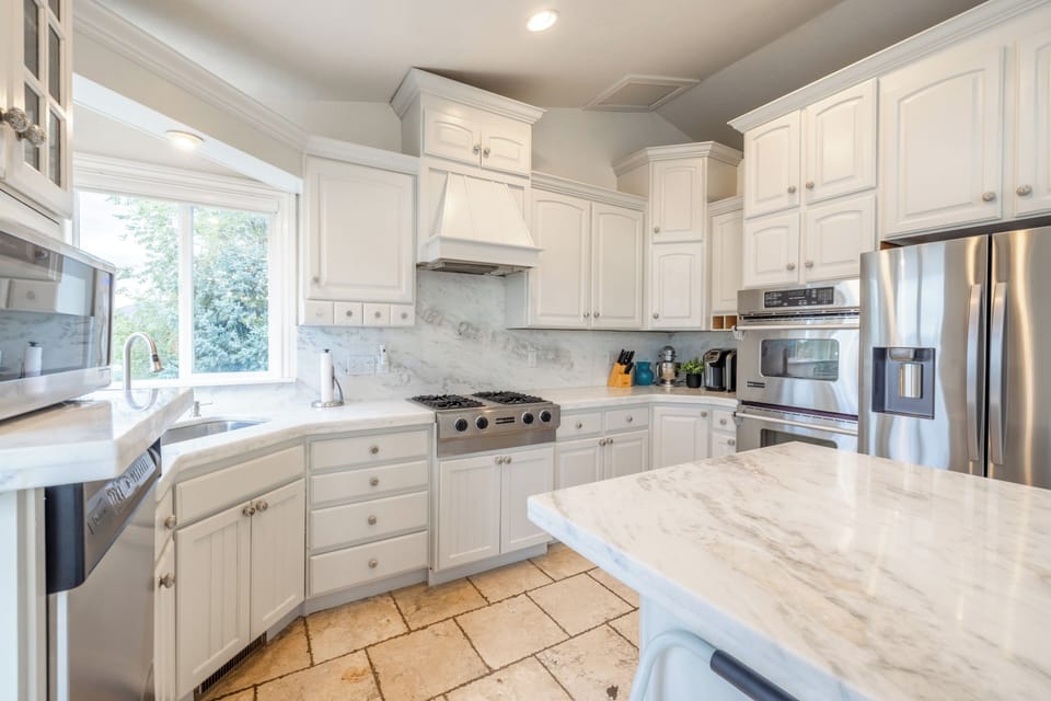 Kitchen | Main Level