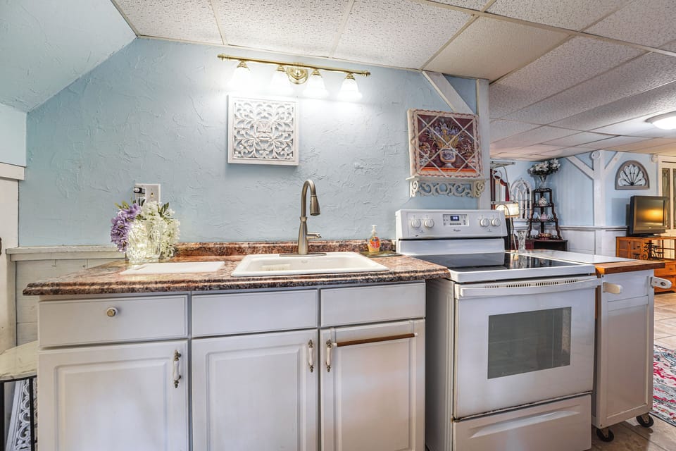 Studio | Kitchen