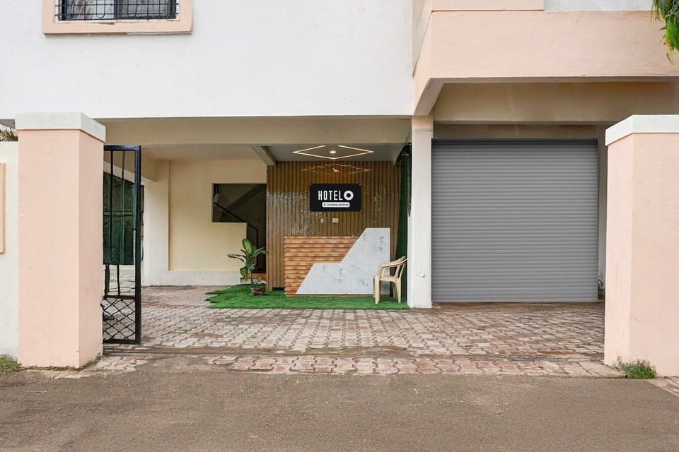Entrance / Reception