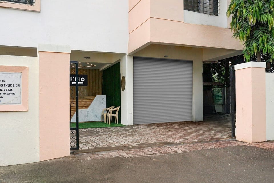 Entrance / Reception