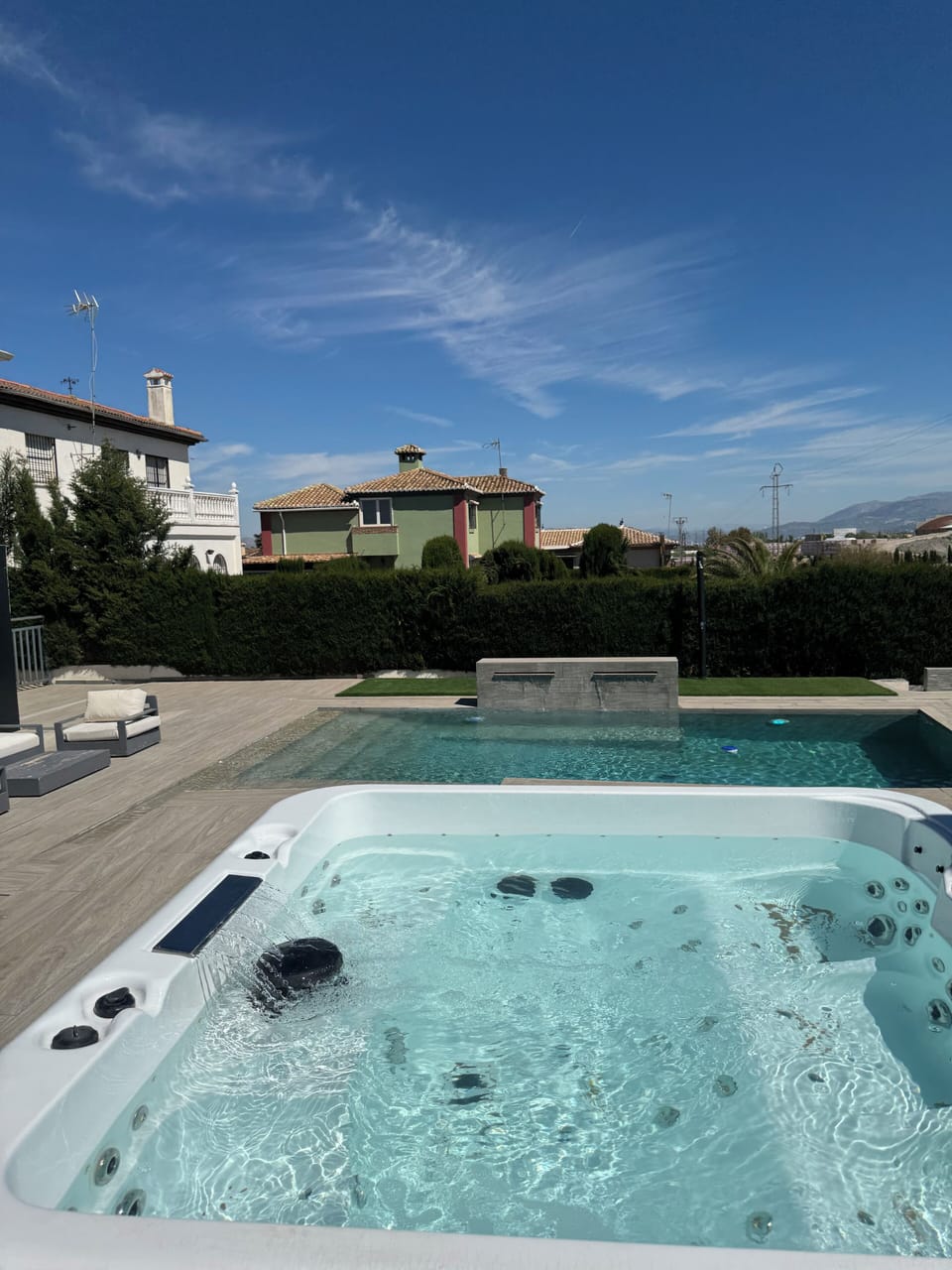 Outdoor spa tub