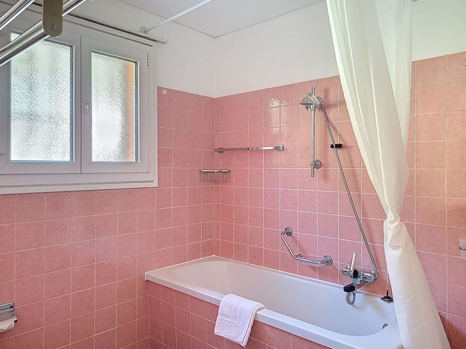 Bathroom, Plumbing Fixture, Flooring, Tap, Bathtub, Interior Design, Plumbing, Floor, Sink, Shower