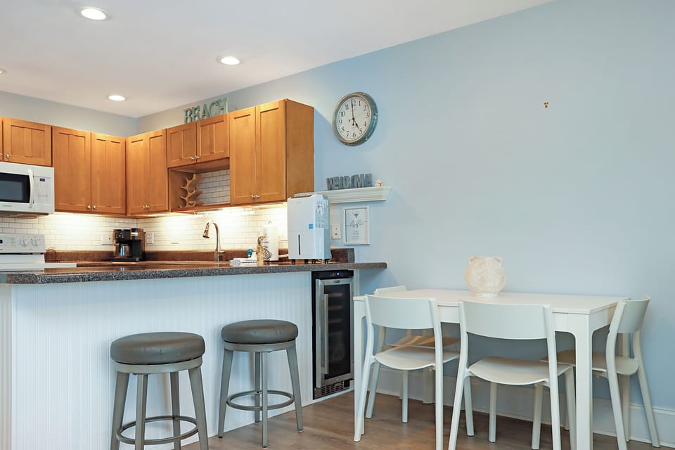 Dining Area and Bar Seating