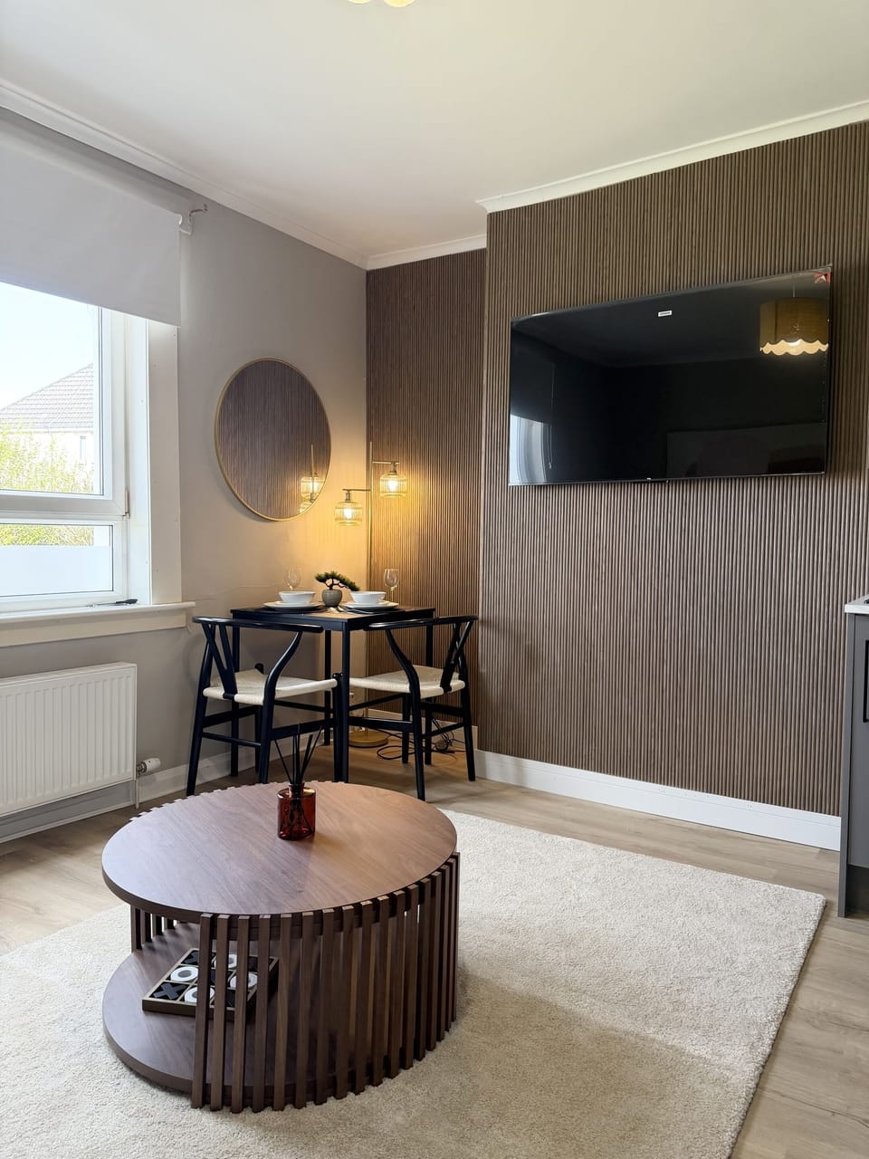 Livingroom and dining area