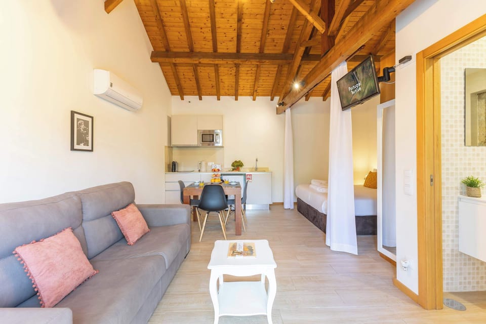 Open‑Plan Layout 