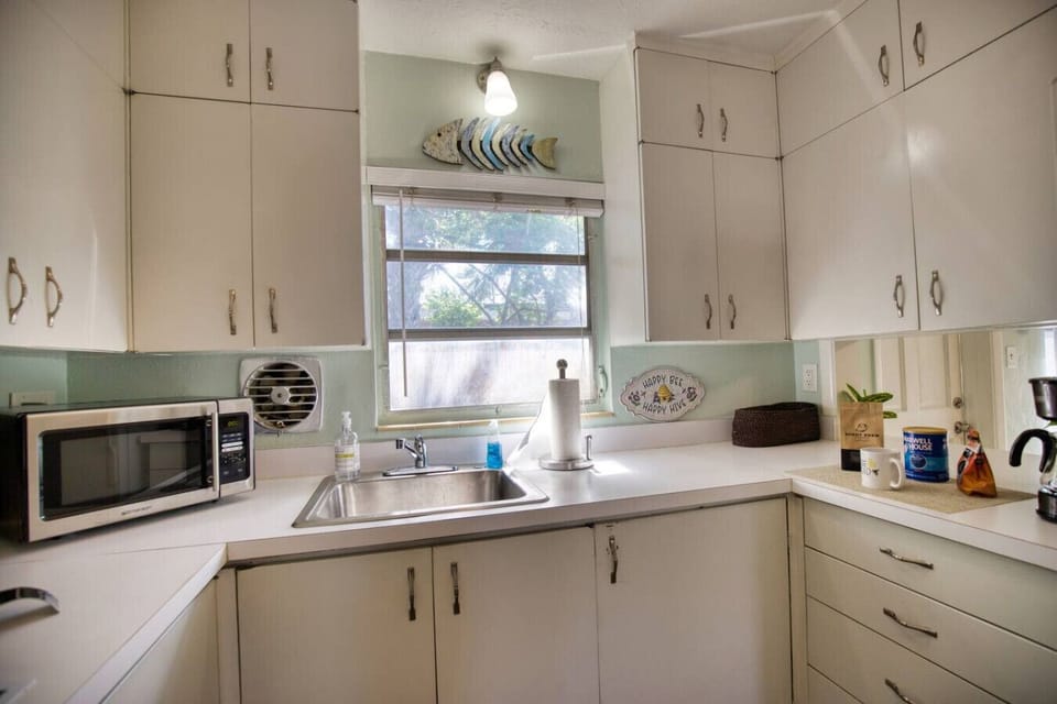 Fully equipped kitchen, ready for your culinary adventures!