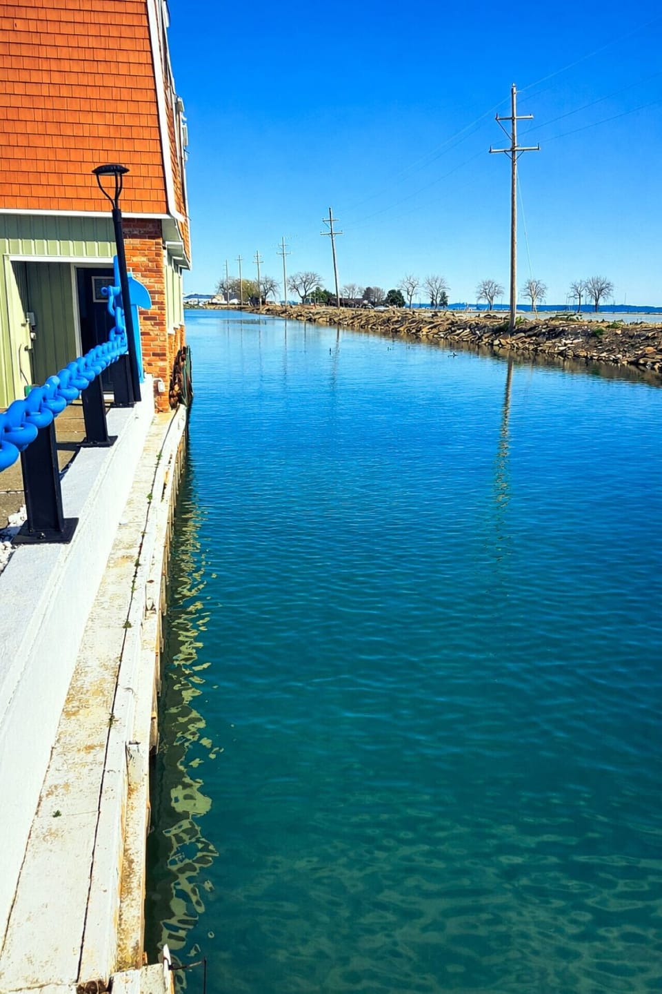 Step outside to peaceful canal waters with Lake Erie just moments away.