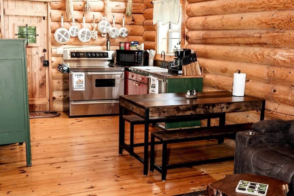 Small but functional kitchen with all the essentials!