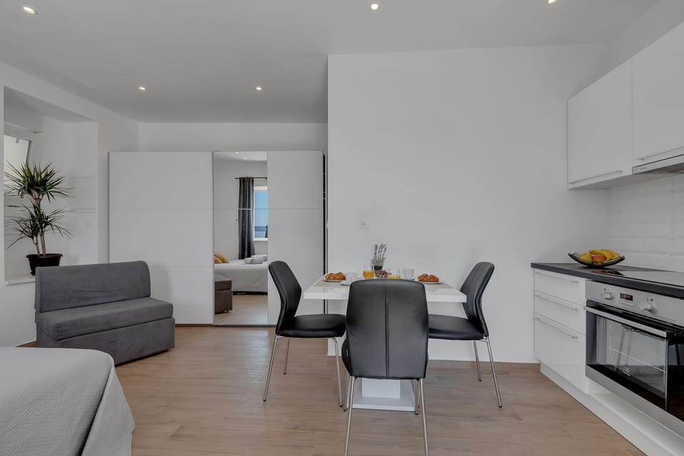 Dining room 1