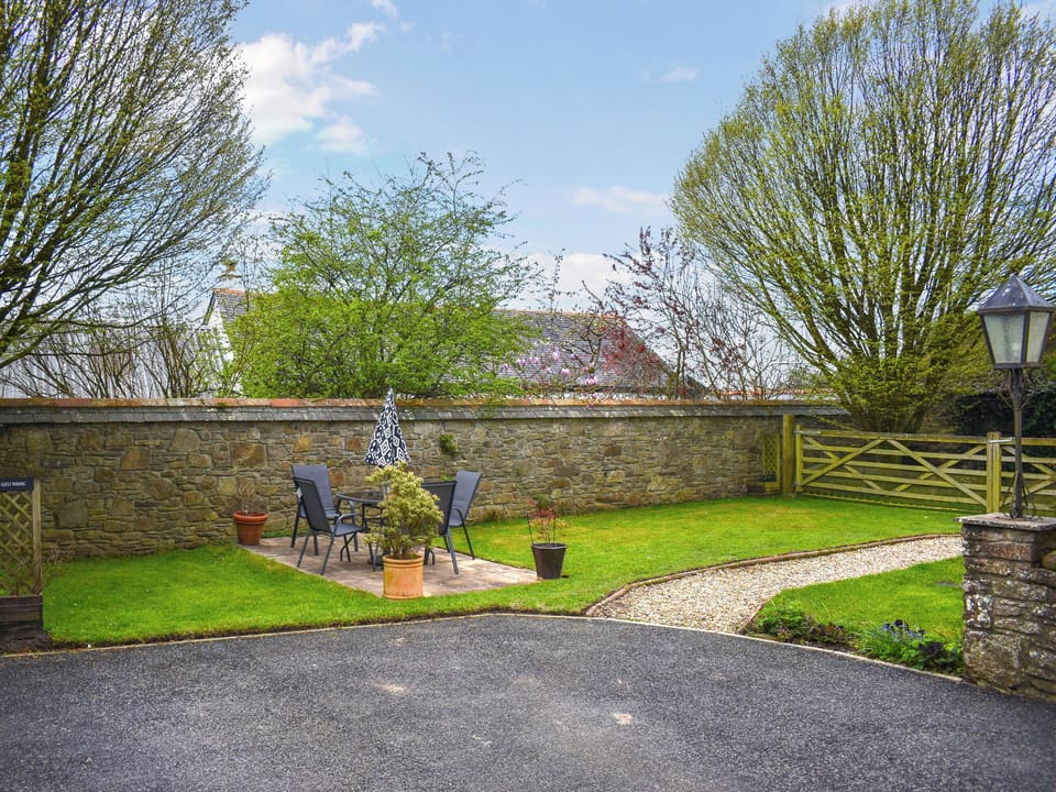 Outdoor | Little Gubbs, West Buckland