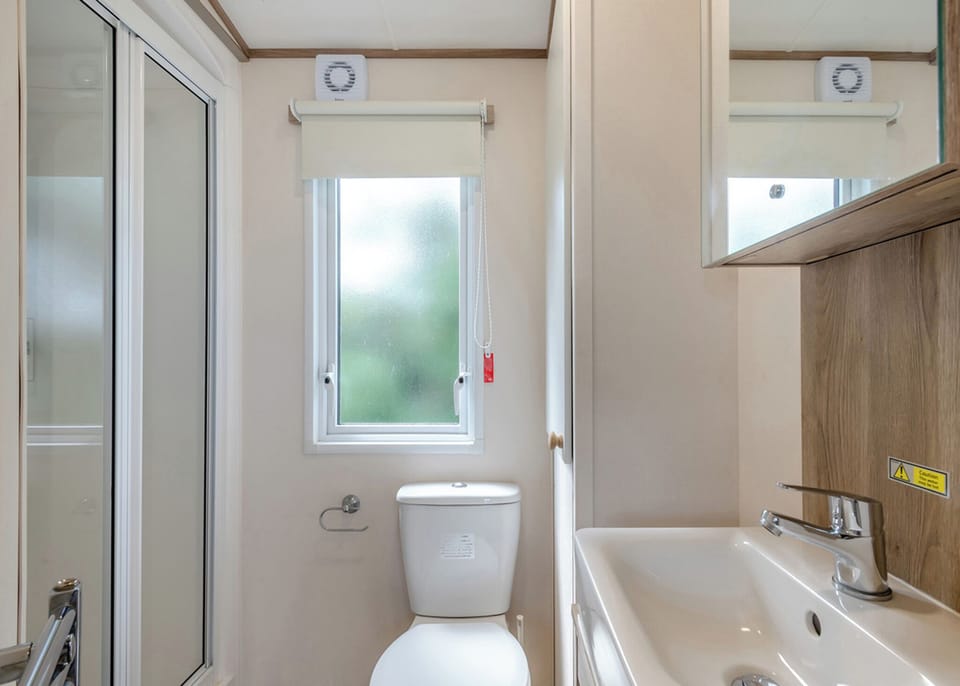 Bathroom, Toilet, Shower