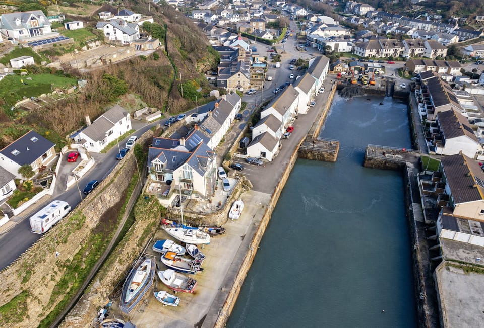 8 Harbour Terrace, Portreath: Stunning harbour view