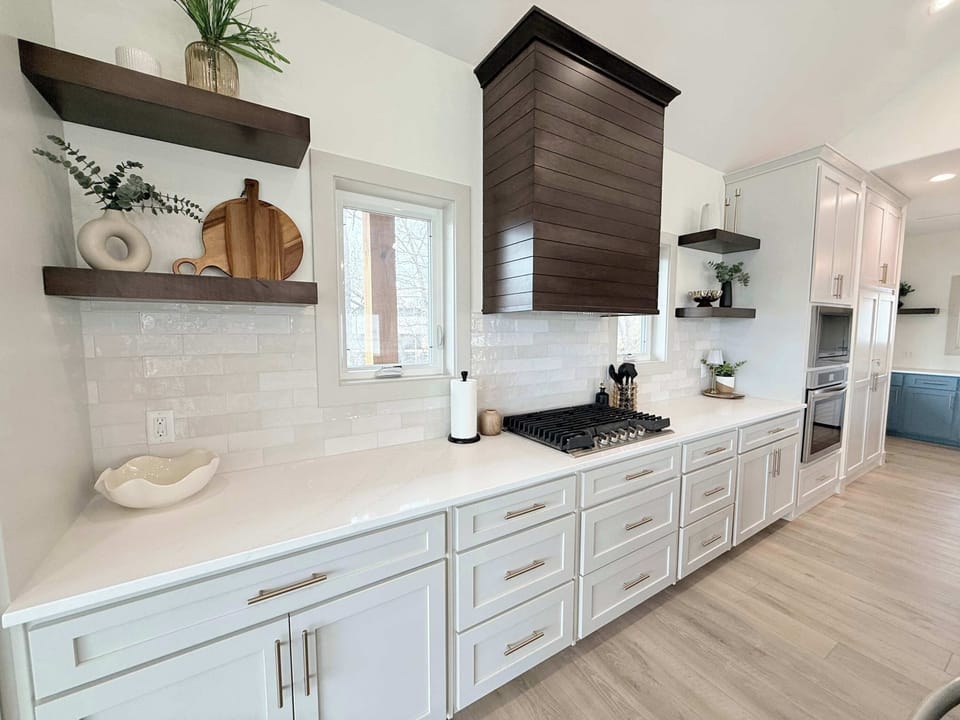 The sophisticated kitchen is well equipped for an unforgettable getaway​