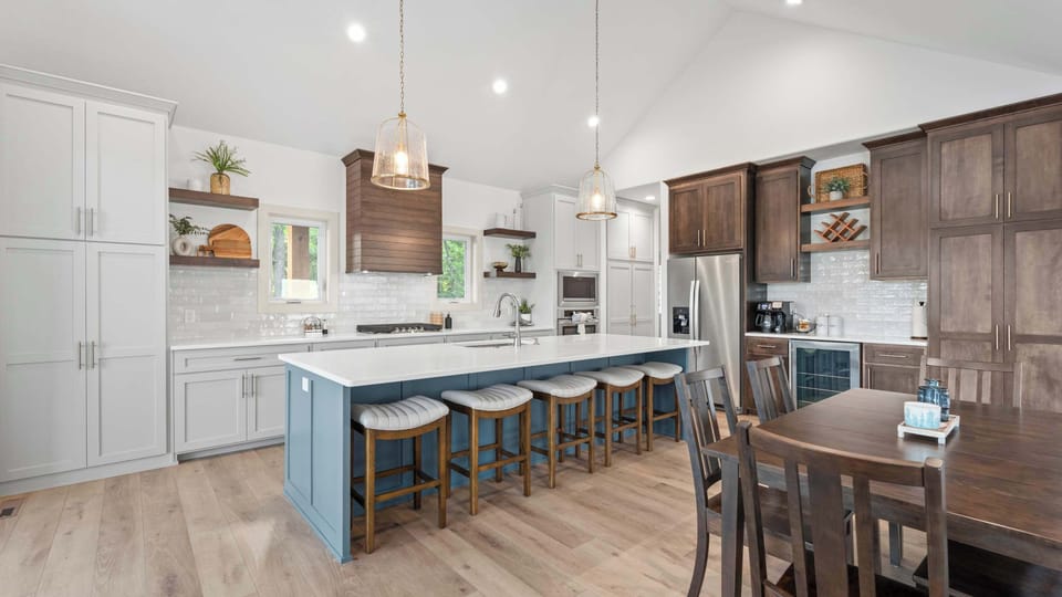 The sophisticated kitchen is well equipped for an unforgettable getaway​