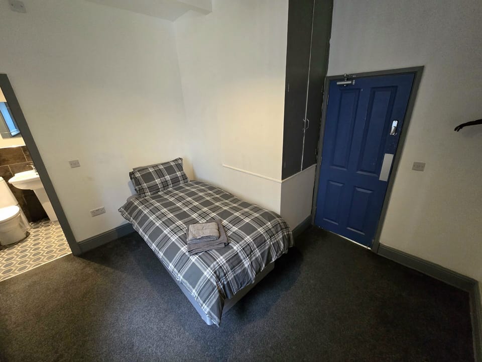 Room 4 Bedroom