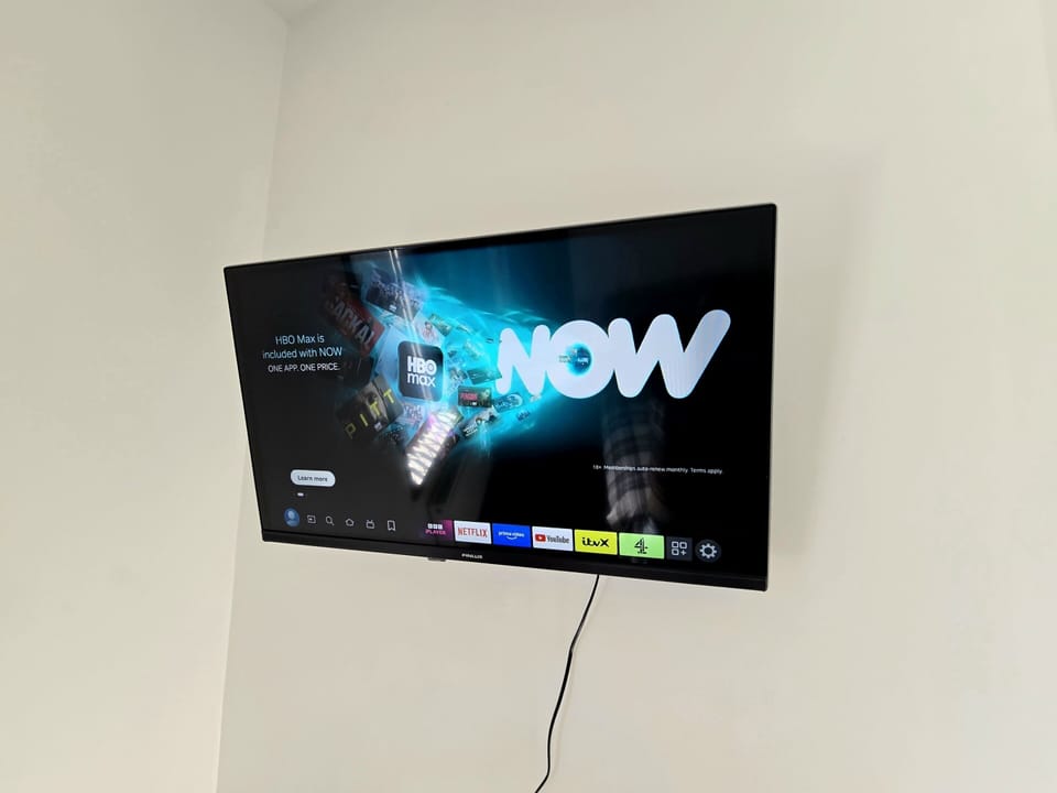 Room 2 Smart TV