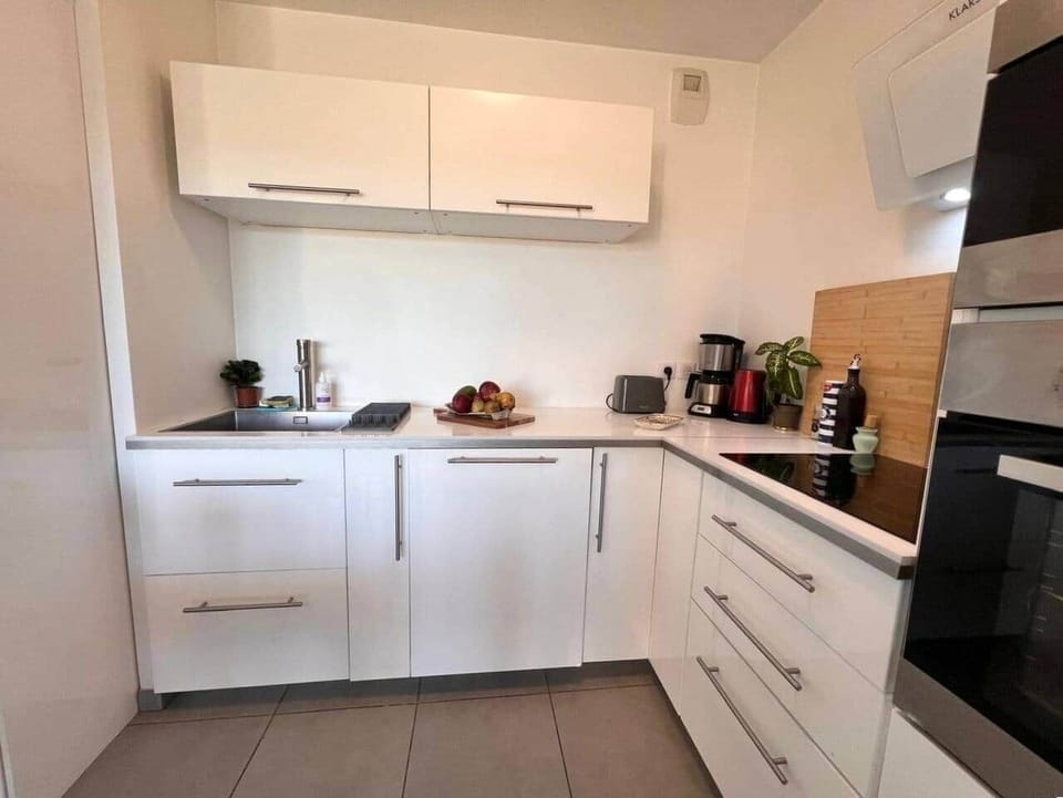 kitchen, oven, microwave, toaster, kettle, coffee machine