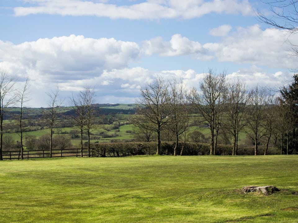 Tranquil surrounding countryside | Knockerdown Cottages, Carsington, nr. Ashbourne