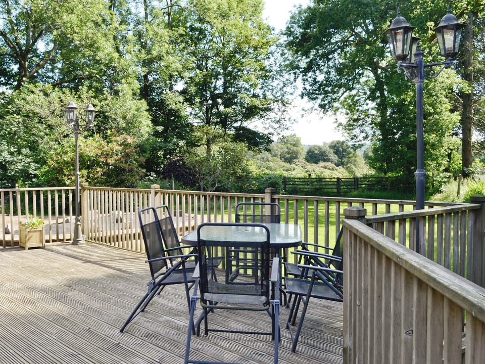 Sitting-out-area | Auchendennan - Burnbeag, Arden, Alexandria