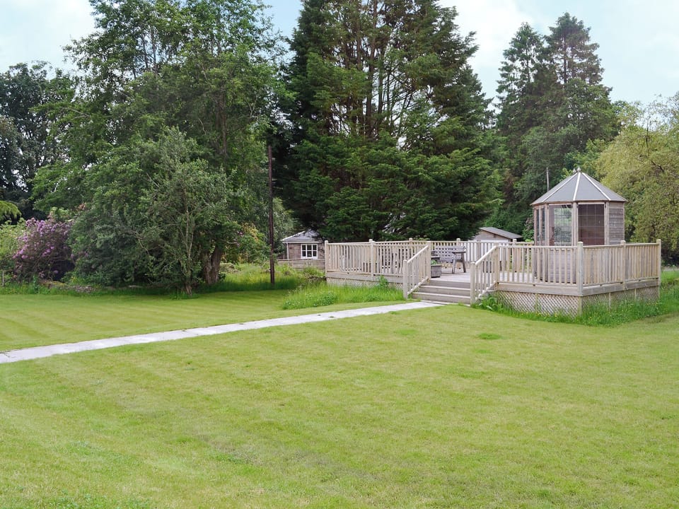 Garden and grounds | Auchendennan - Courtyard Studio, Arden, Alexandria