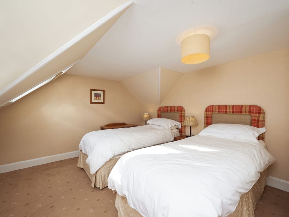 Twin bedroom | Home Farm - Home Farm Cottage, Glendaruel