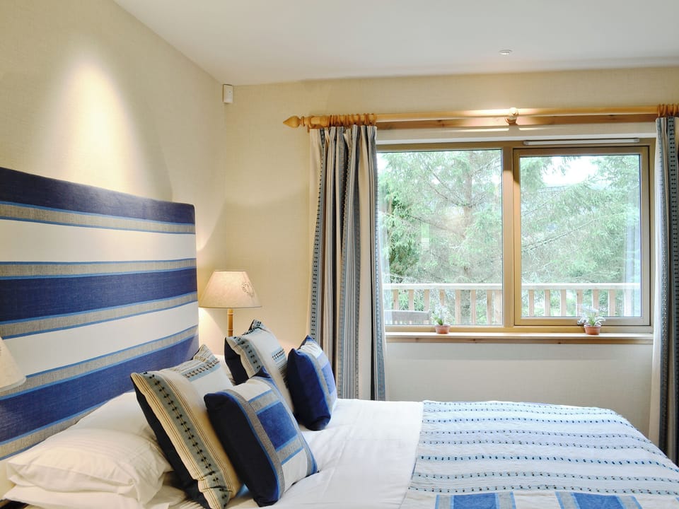 Double bedroom | Ness Castle Estate - Weir Cottage, Inverness