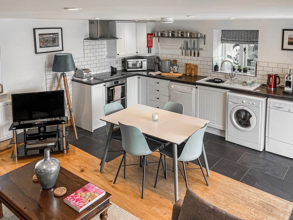 Light and airy living spaces | Pipistrelle, Garth, near Builth Wells