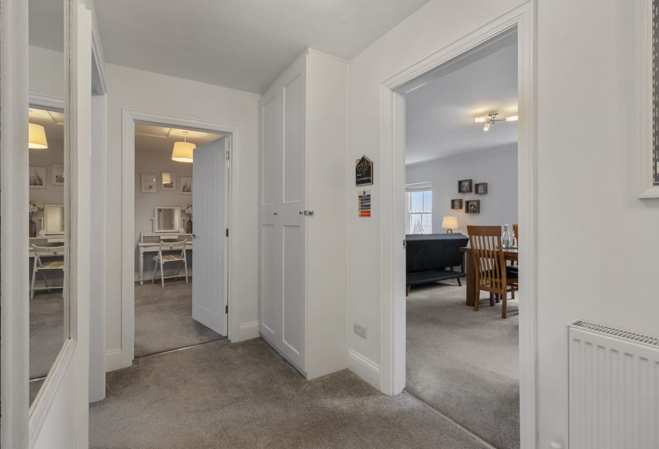 Quayside Marina, Torquay: Spacious open-plan living