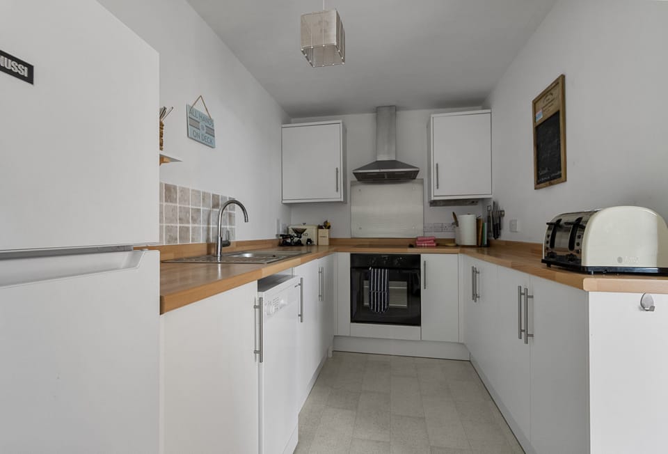 Harbour Heights, Brixham: Well-equipped kitchen