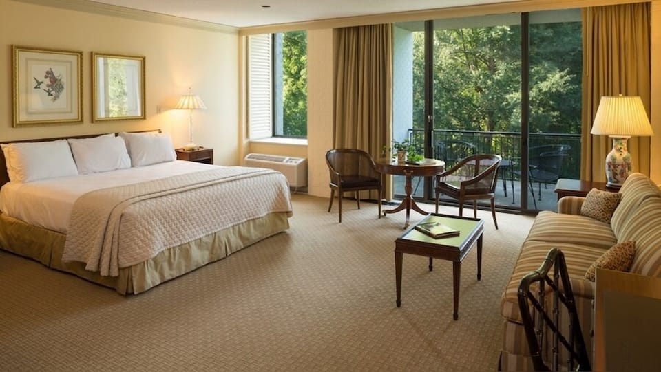 Bedroom. Interior and views may vary based on location and availability.