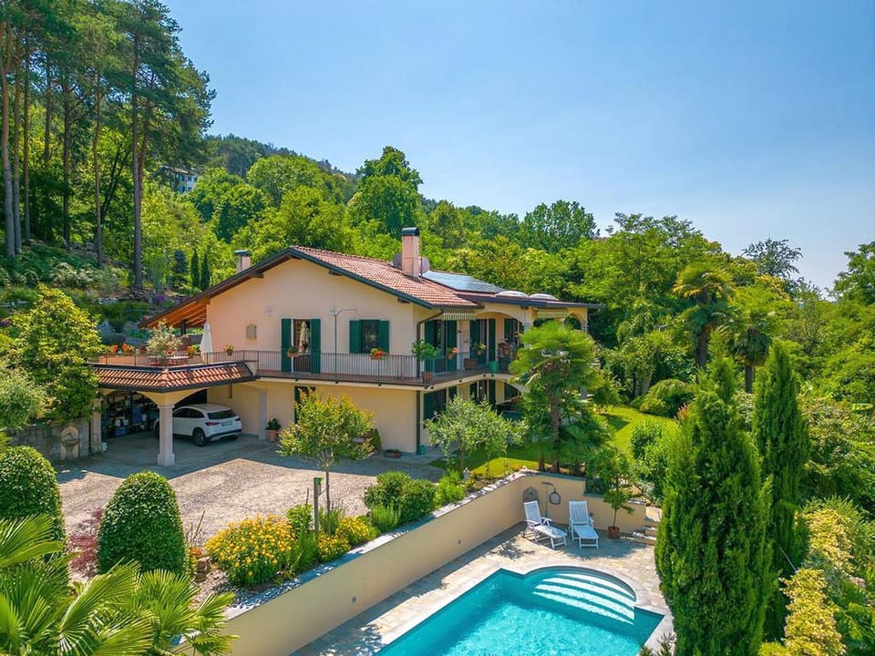 Villa Emilia - Ranco, Lake Maggiore, Italy - by NORTHITALY VILLAS vacation villa