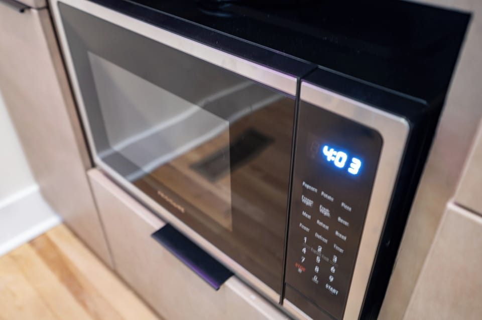 Convenient in-room microwave for easy snacks