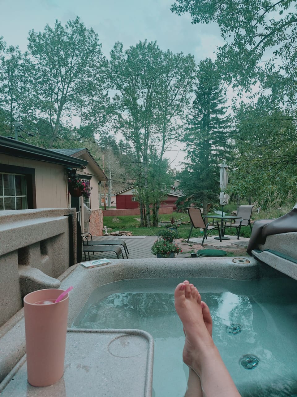 Outdoor spa tub
