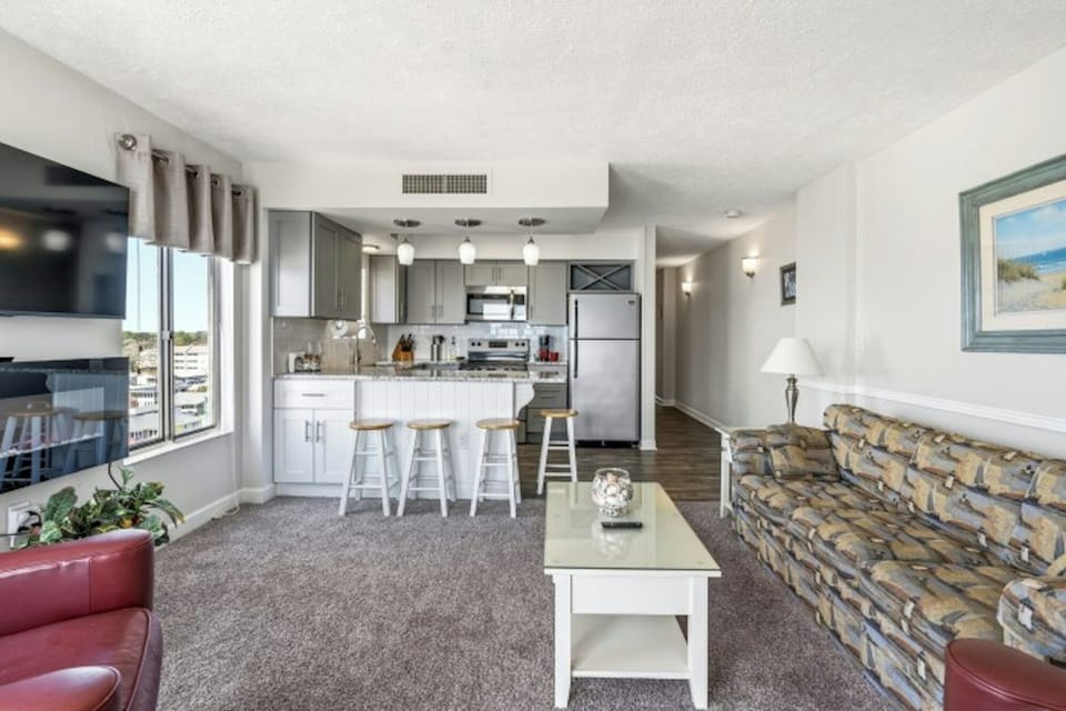 A fully stocked kitchen makes meal preparation a breeze.