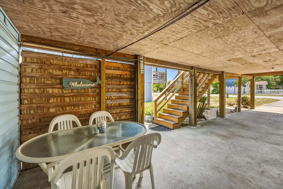 Covered carport parking provides convenient protection for your vehicle and easy unloading after arrival.