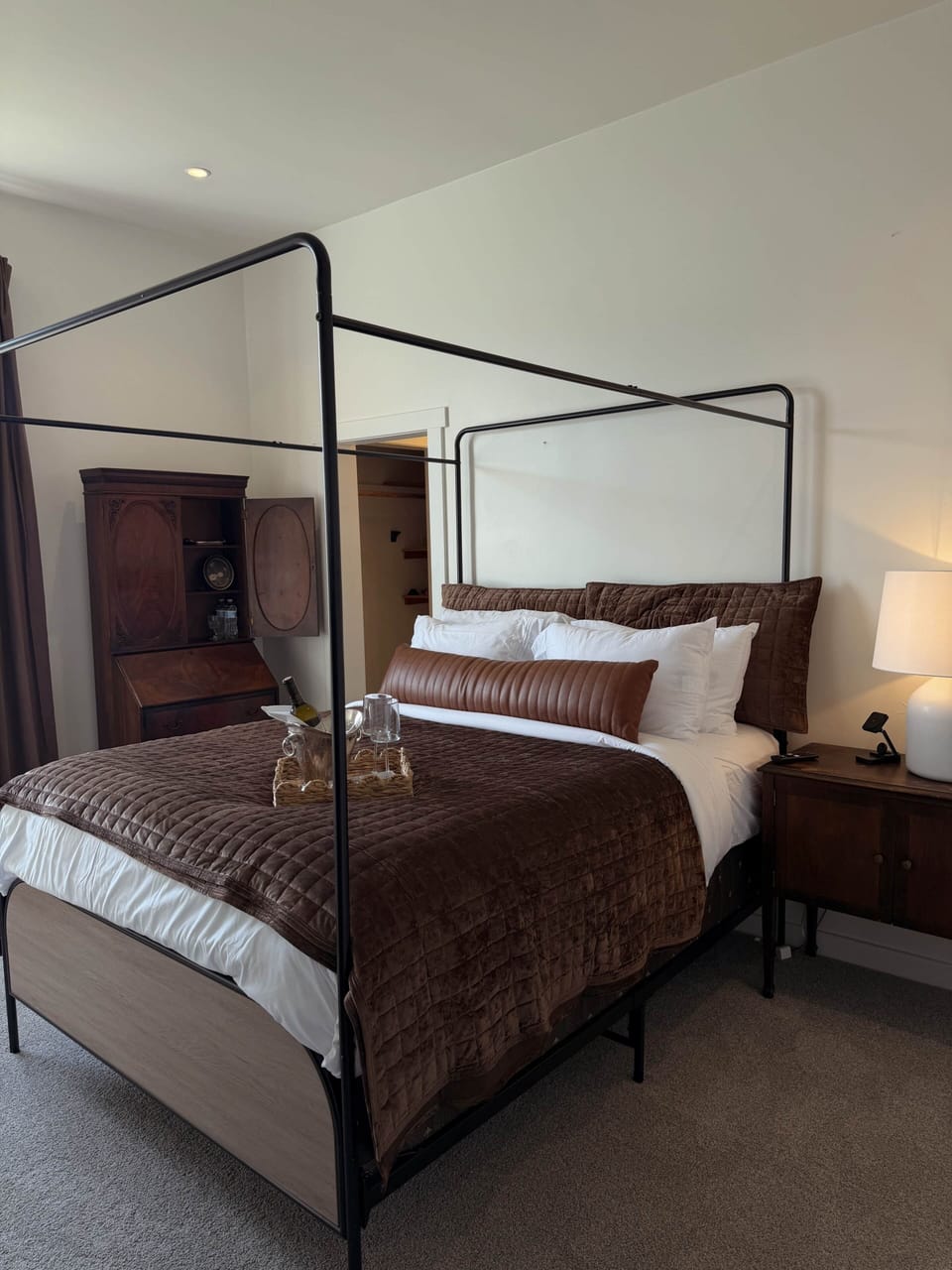Queen size bed