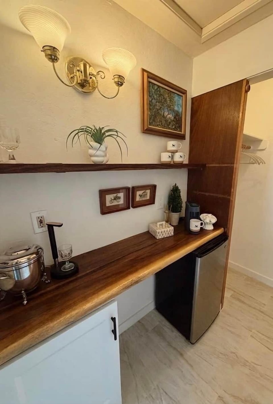 Private in room Kitchenette