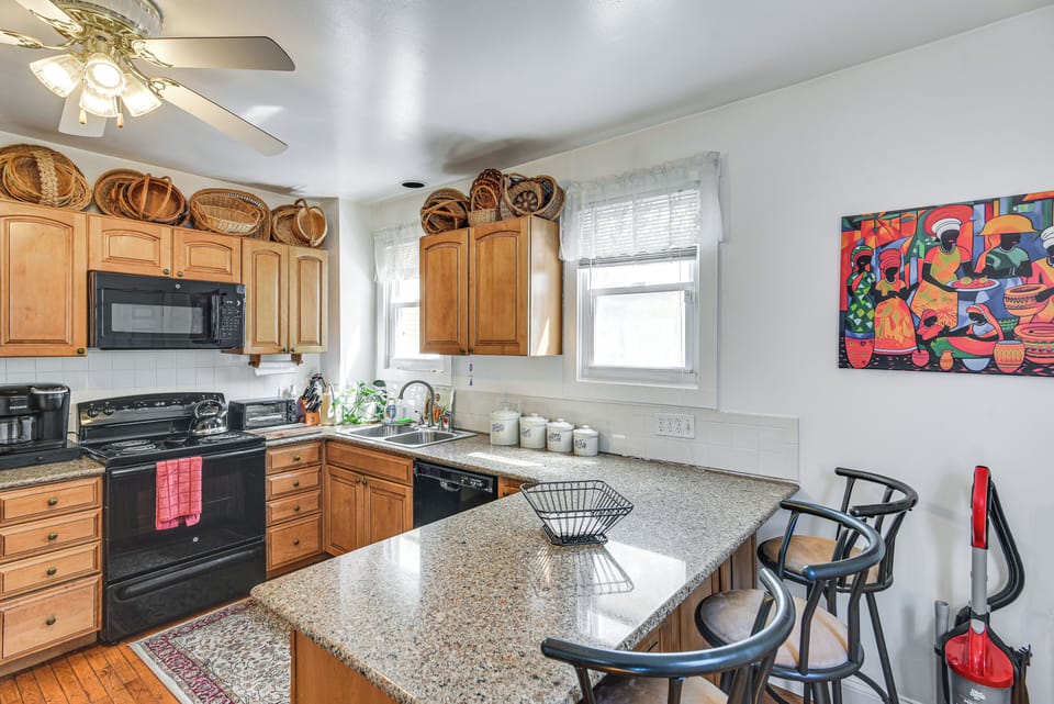 Kitchen | Cooking Basics | Drip & Keurig Coffee Maker | 1st Floor