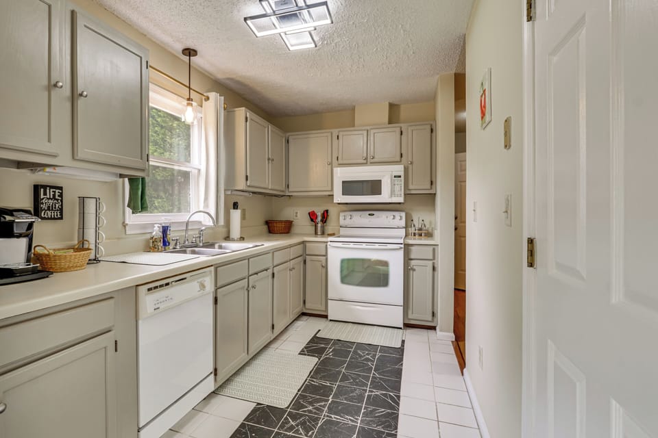 Kitchen | 1st Floor