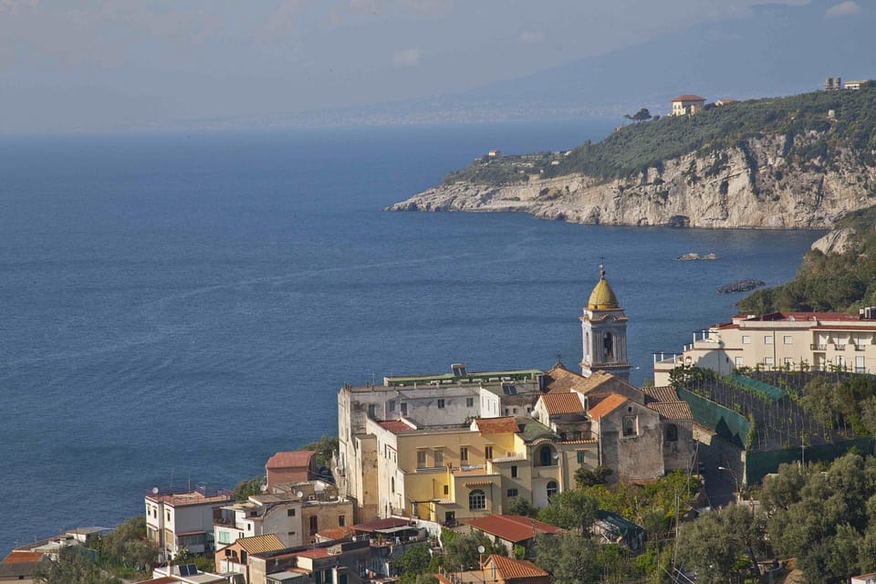 Body Of Water, Coast, Coastal And Oceanic Landforms, Sea, Terrain, House, Human Settlement, Ocean, Headland, Shore
