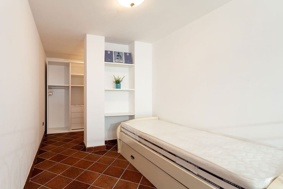 Flooring, Floor, Interior Design, Wood, Room, Ceiling, Furniture, Bedroom, Apartment, Bed