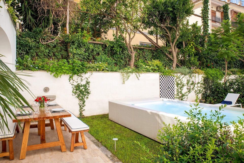 Garden, Flowerpot, Outdoor Furniture, Leisure, Swimming Pool, Houseplant, Eco Hotel, Backyard, Courtyard, Shade