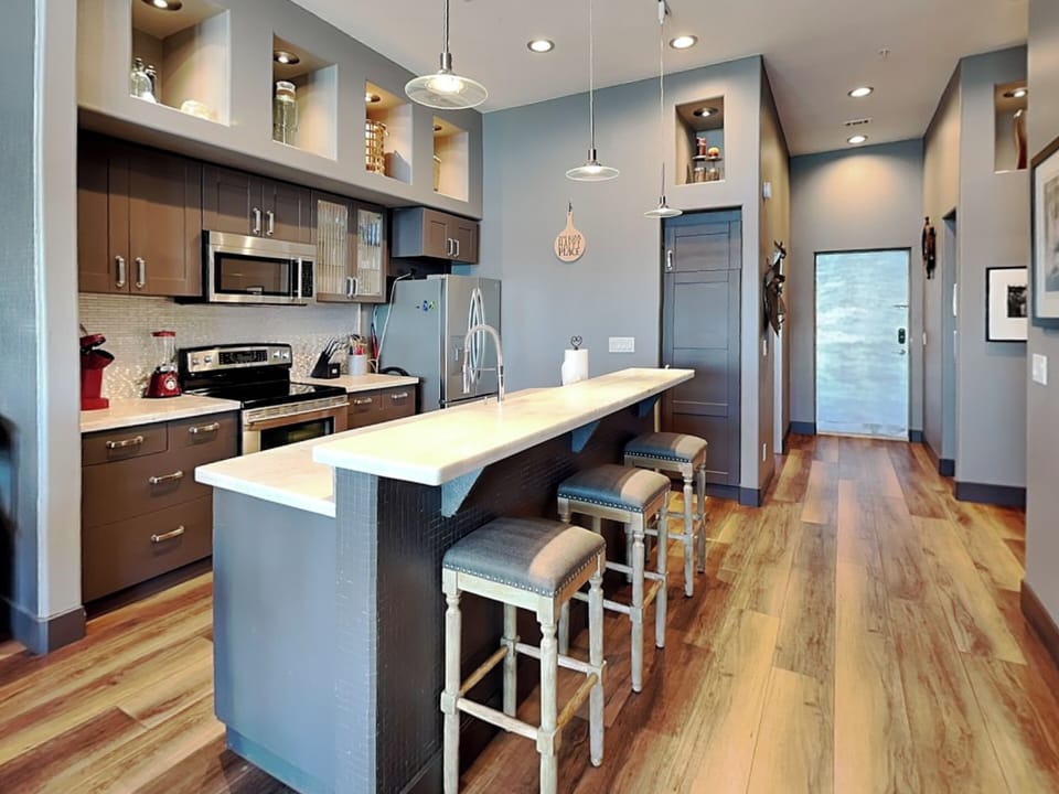 Kitchen - Countertop Seating For 3